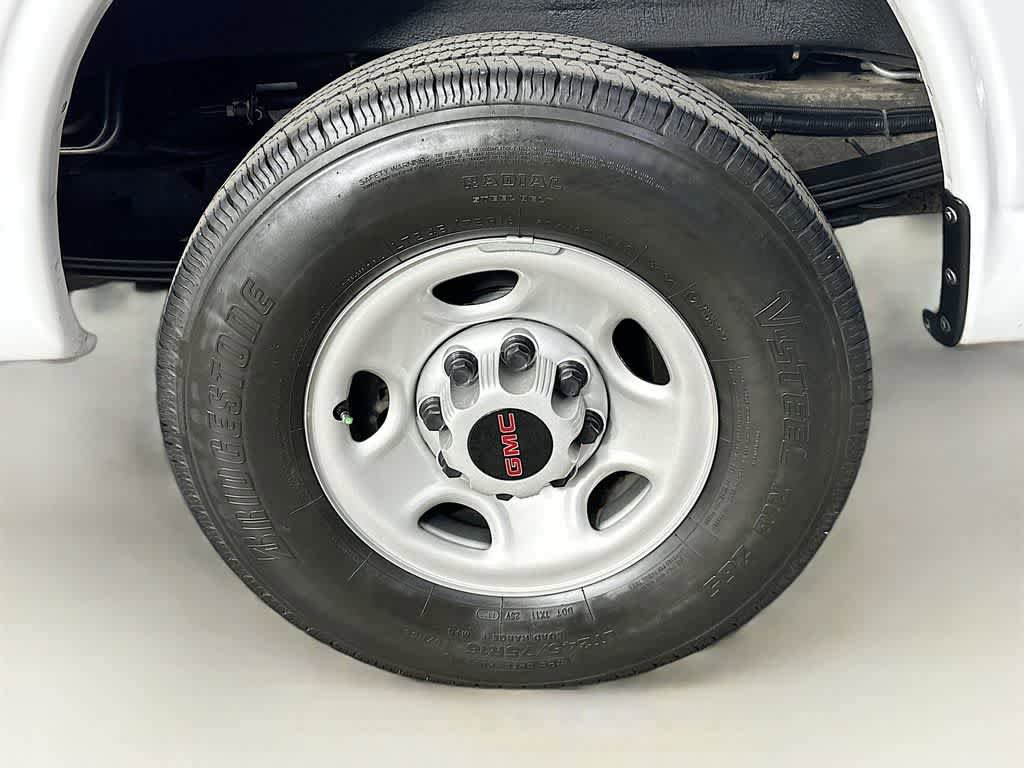 Used 2023 GMC Savana 2500 RWD image 8