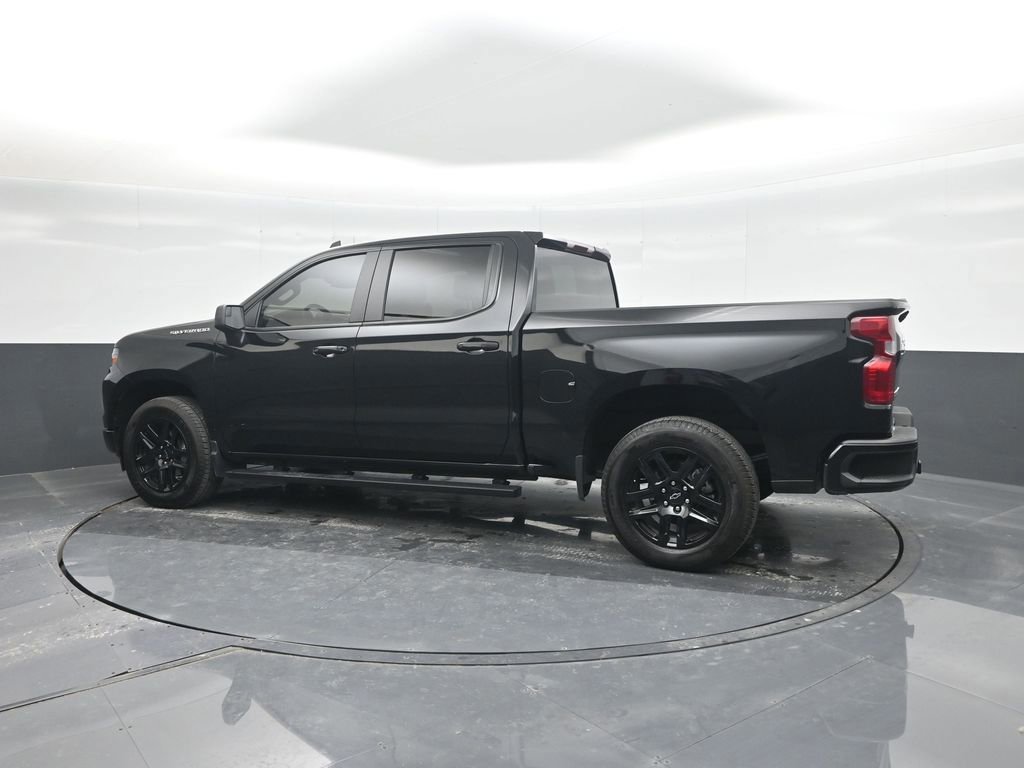 Used 2025 Chevrolet Silverado 1500 Custom image 4