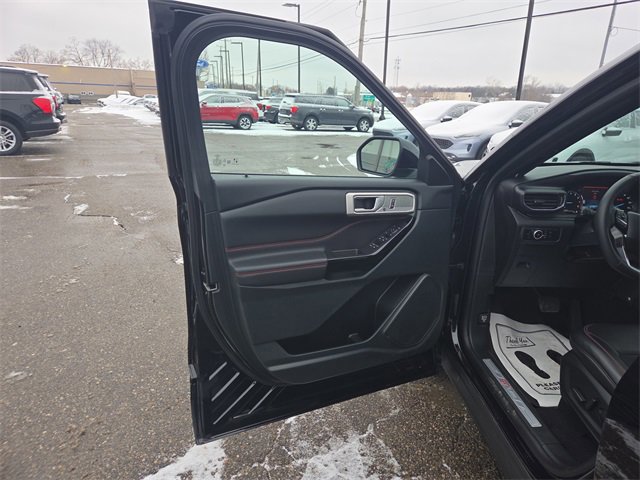 Certified 2023 Ford Explorer ST-Line w/ Class IV Trailer Tow Package image 39