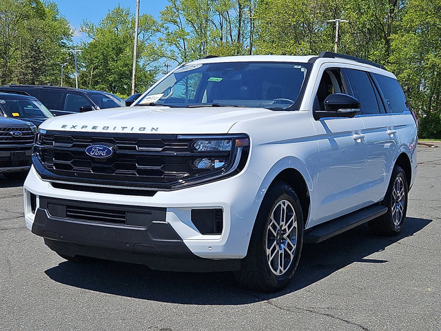 Certified 2025 Ford Expedition Active AWD/4WD image 4