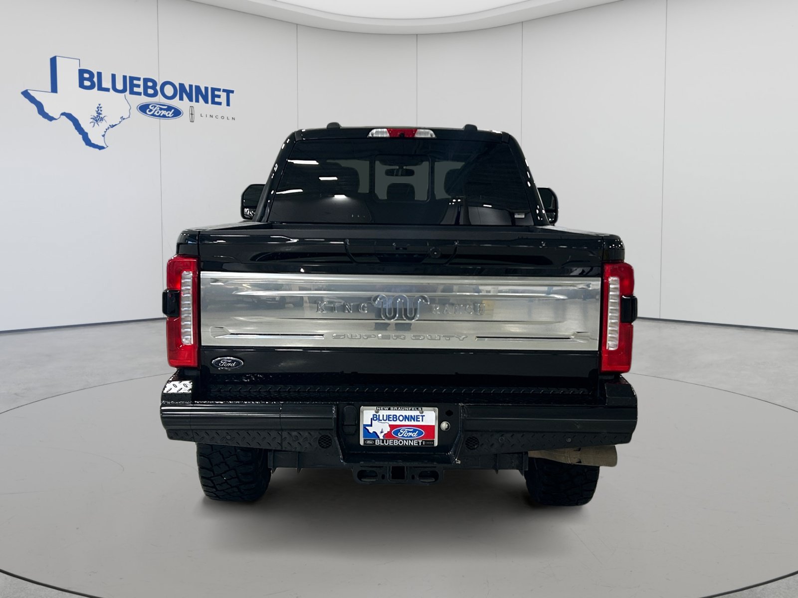 Certified 2024 Ford F250 King Ranch w/ FX4 Off-Road Package AWD/4WD image 6