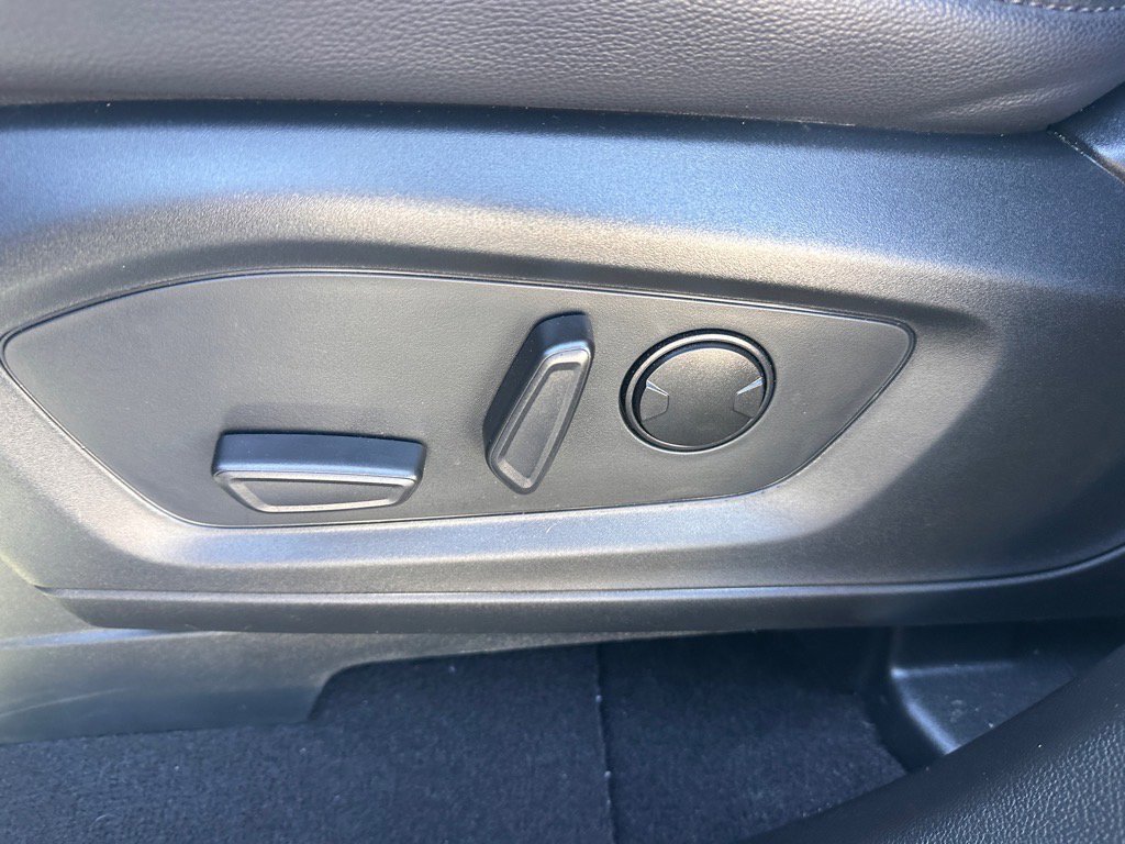 Certified 2024 Ford Explorer ST-Line w/ Class IV Trailer Tow Package image 16