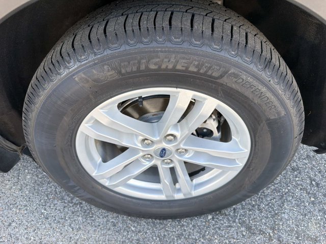 Certified 2024 Ford Explorer XLT w/ Equipment Group 202A RWD image 33