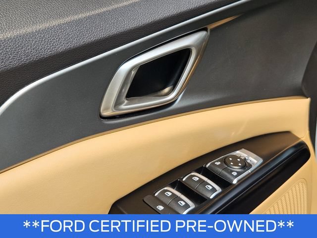 Used 2024 Kia Carnival LX FWD image 18