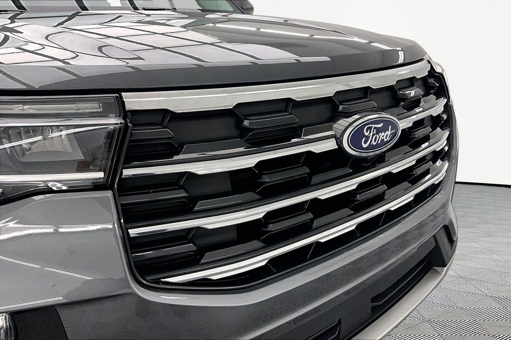 Certified 2025 Ford Explorer Active w/ Active Comfort Package AWD/4WD image 29