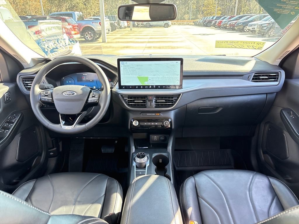 Certified 2025 Ford Escape SE w/ PHEV Premium Package image 11