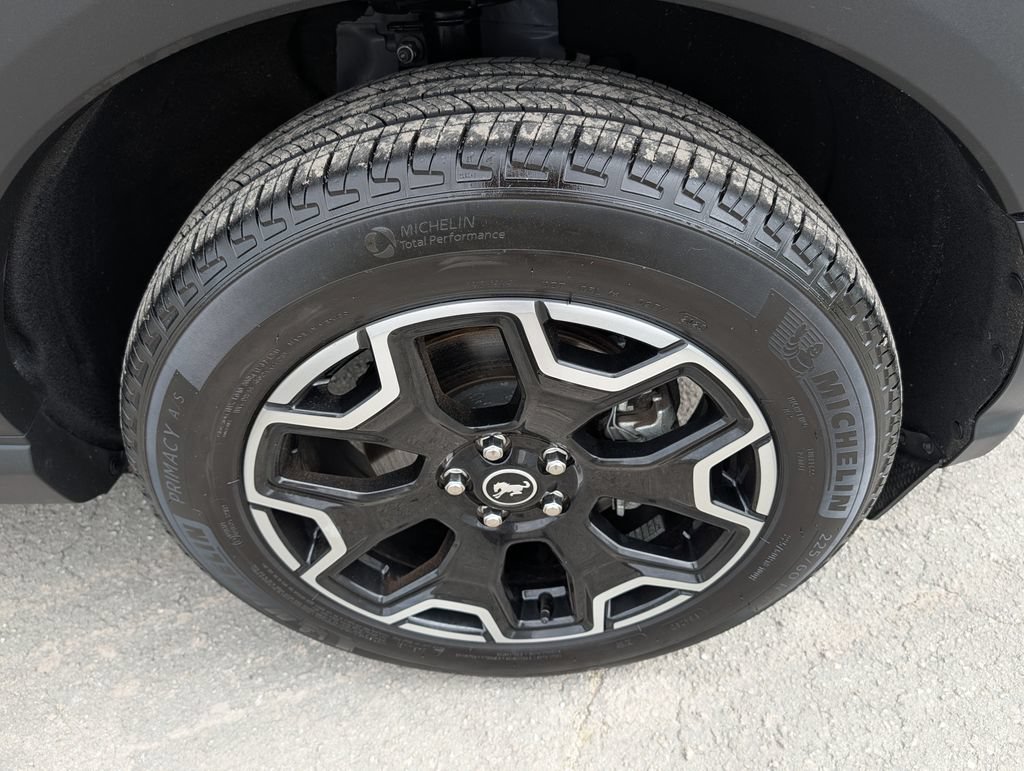 Certified 2025 Ford Bronco Sport Outer Banks w/ Outer Banks Tech Package+ AWD/4WD image 33
