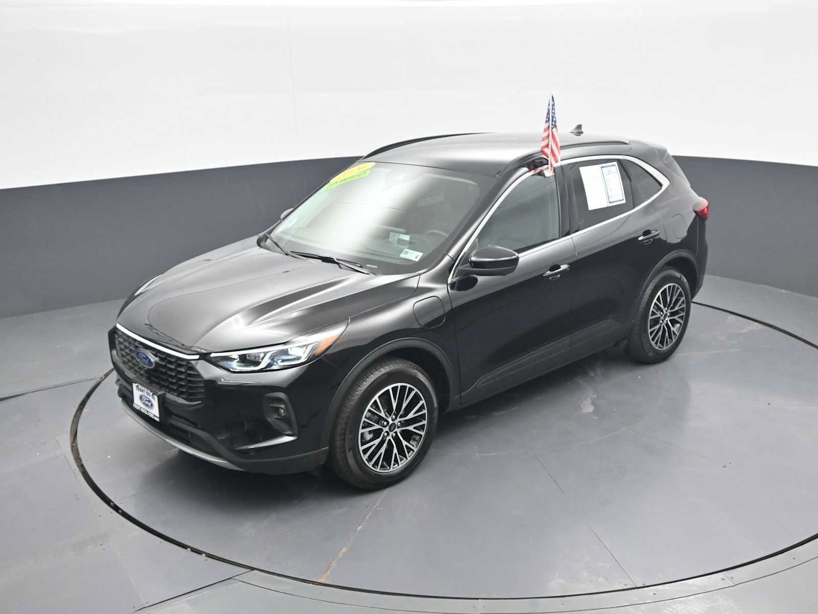 Certified 2026 Ford Escape SE w/ PHEV Premium Package FWD image 29