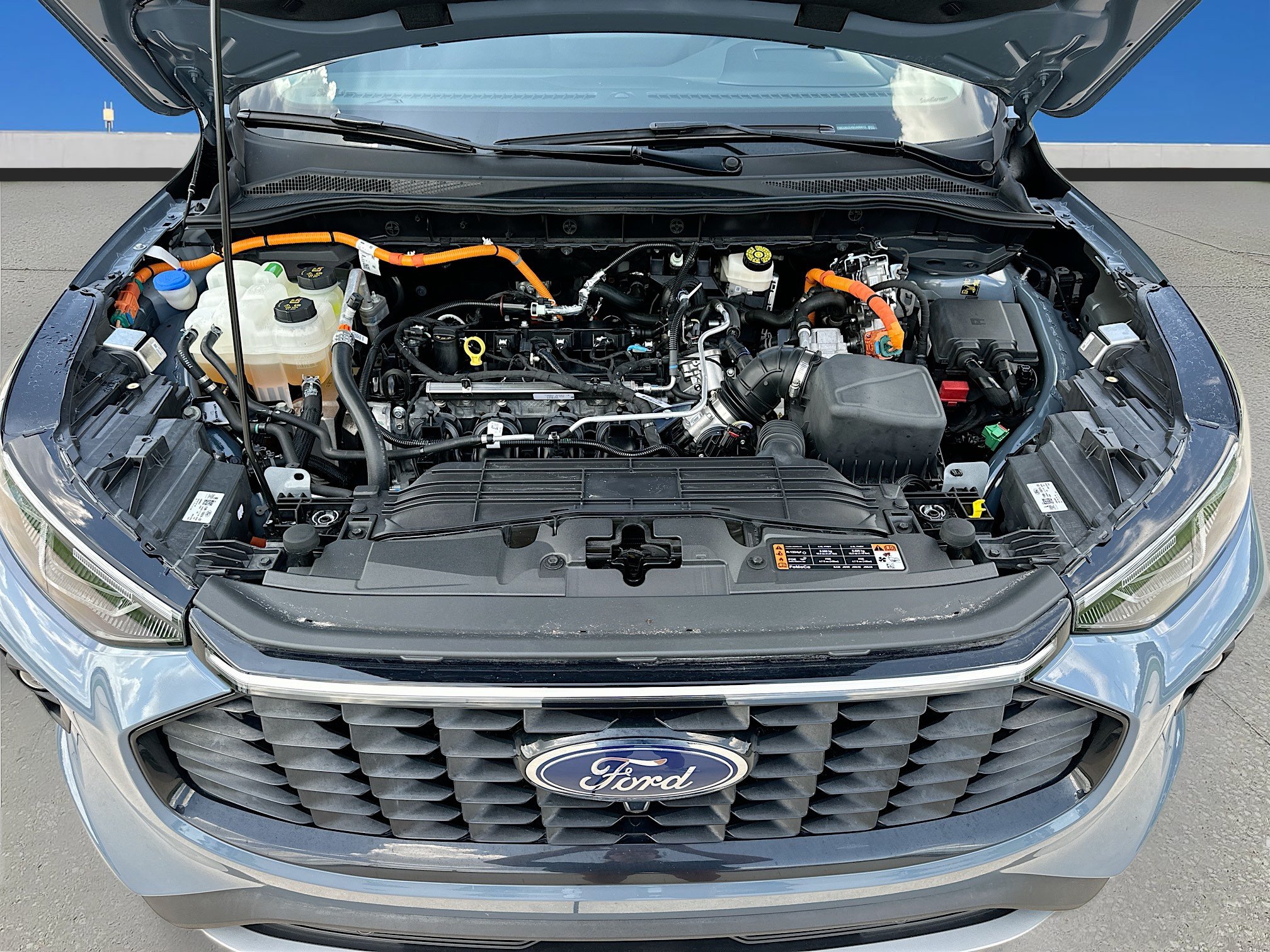 Certified 2025 Ford Escape Platinum w/ Premium Technology Package FWD image 30