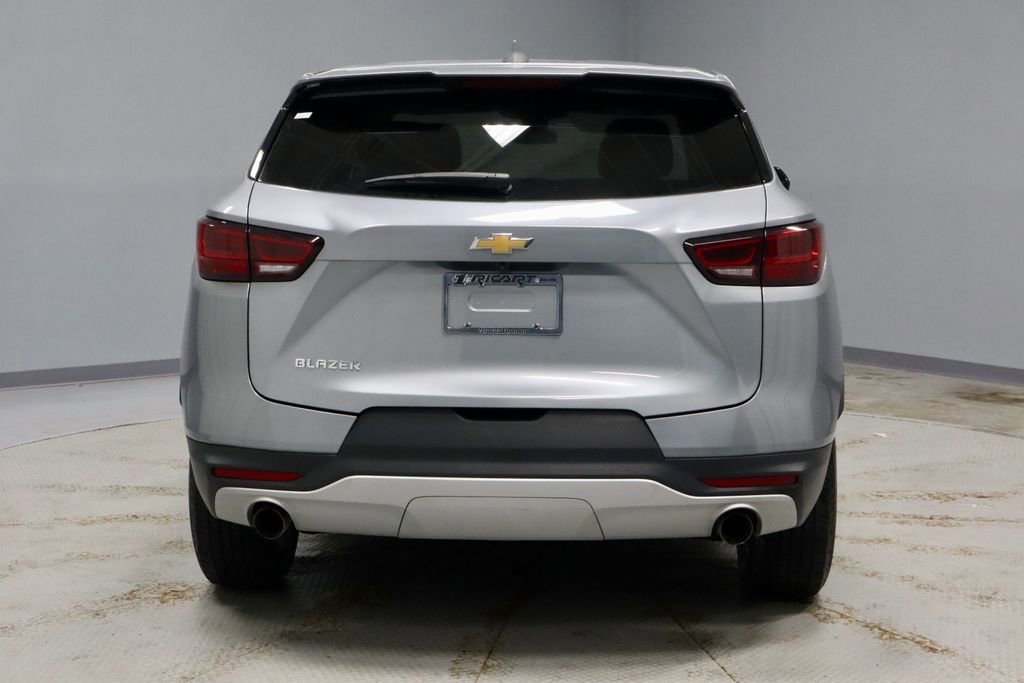 Used 2025 Chevrolet Blazer LT FWD image 10
