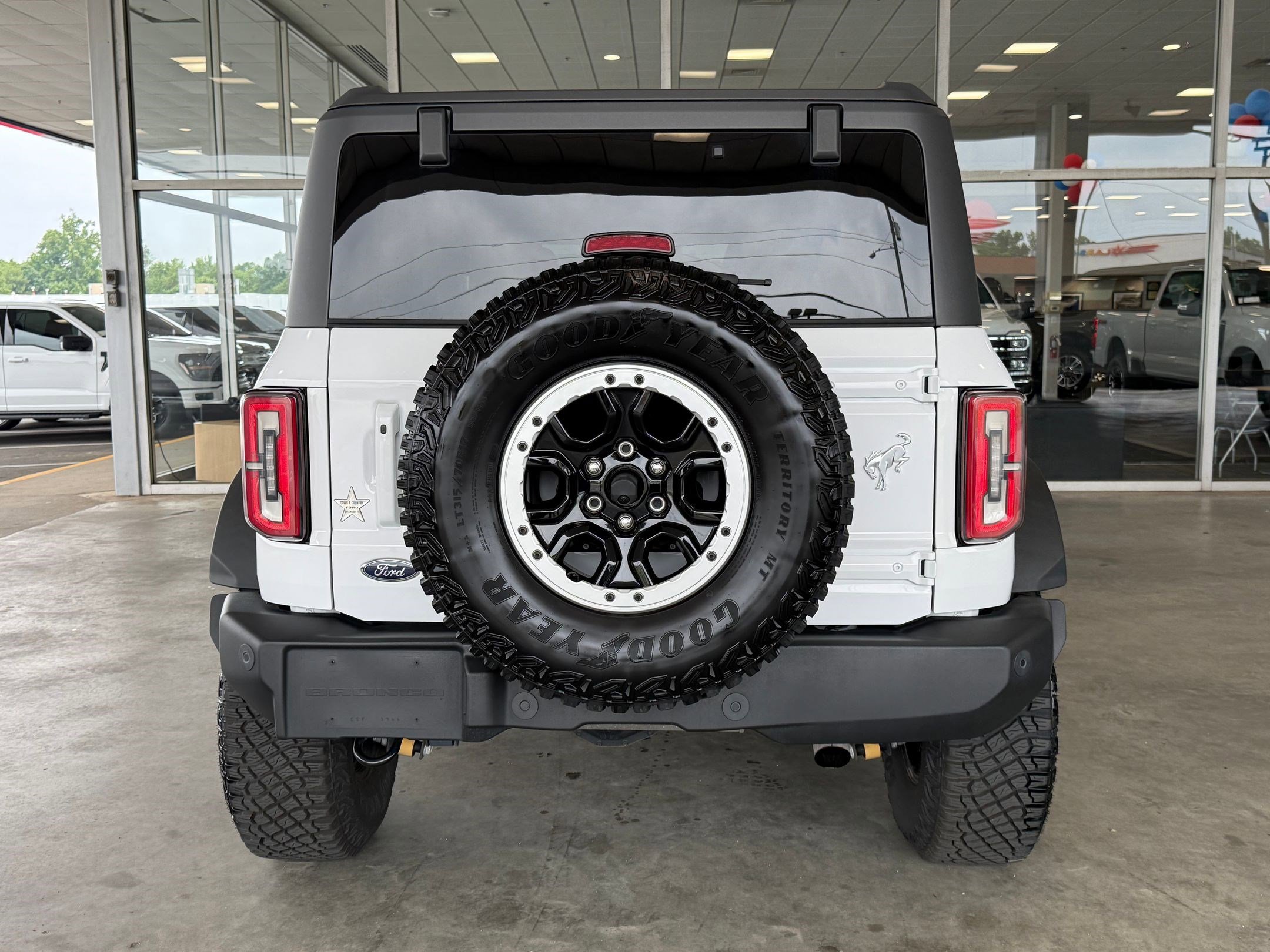 Certified 2023 Ford Bronco Outer Banks w/ Sasquatch Package AWD/4WD image 10