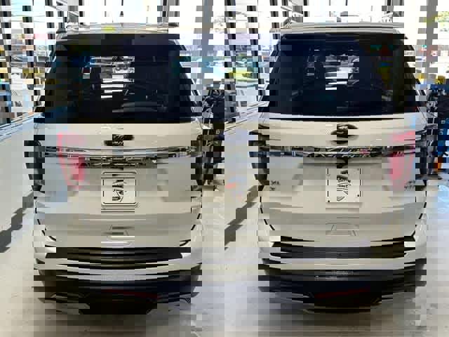 Certified 2019 Ford Explorer XLT w/ Equipment Group 202A image 5