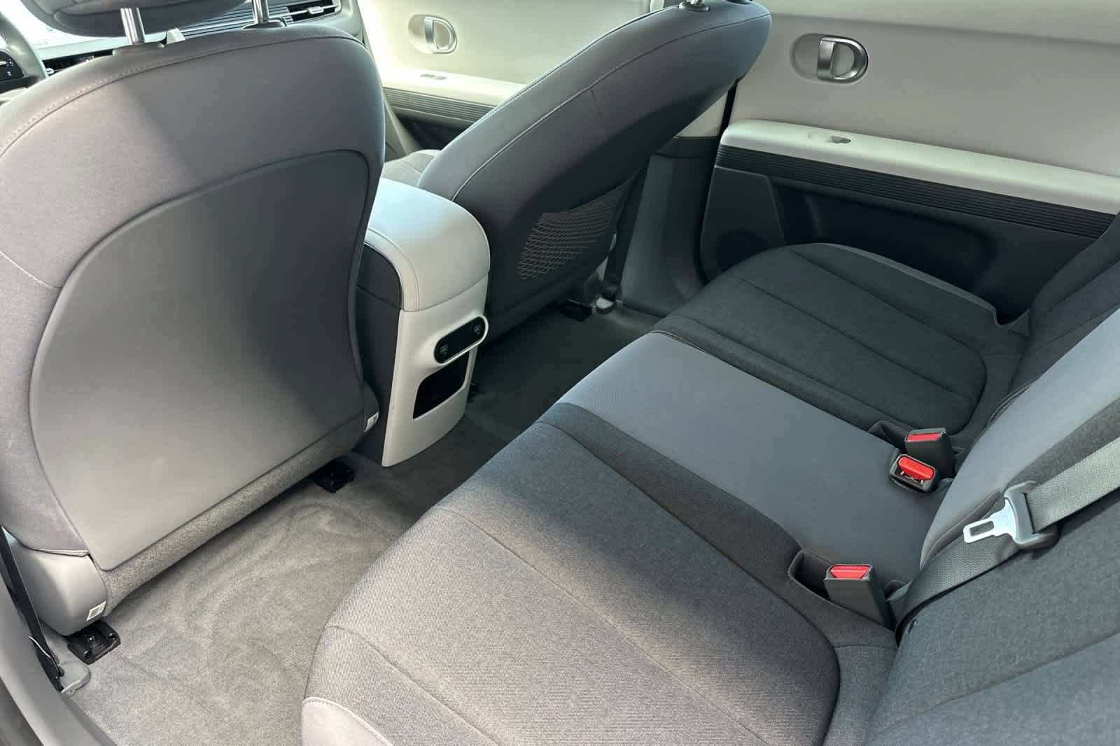 Used 2024 Hyundai Ioniq 5 SE RWD image 4