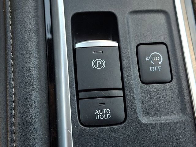 Used 2025 Nissan Pathfinder SL AWD/4WD image 23