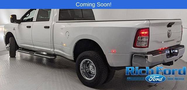 Used 2024 RAM 3500 Tradesman w/ Chrome Appearance Group AWD/4WD image 4