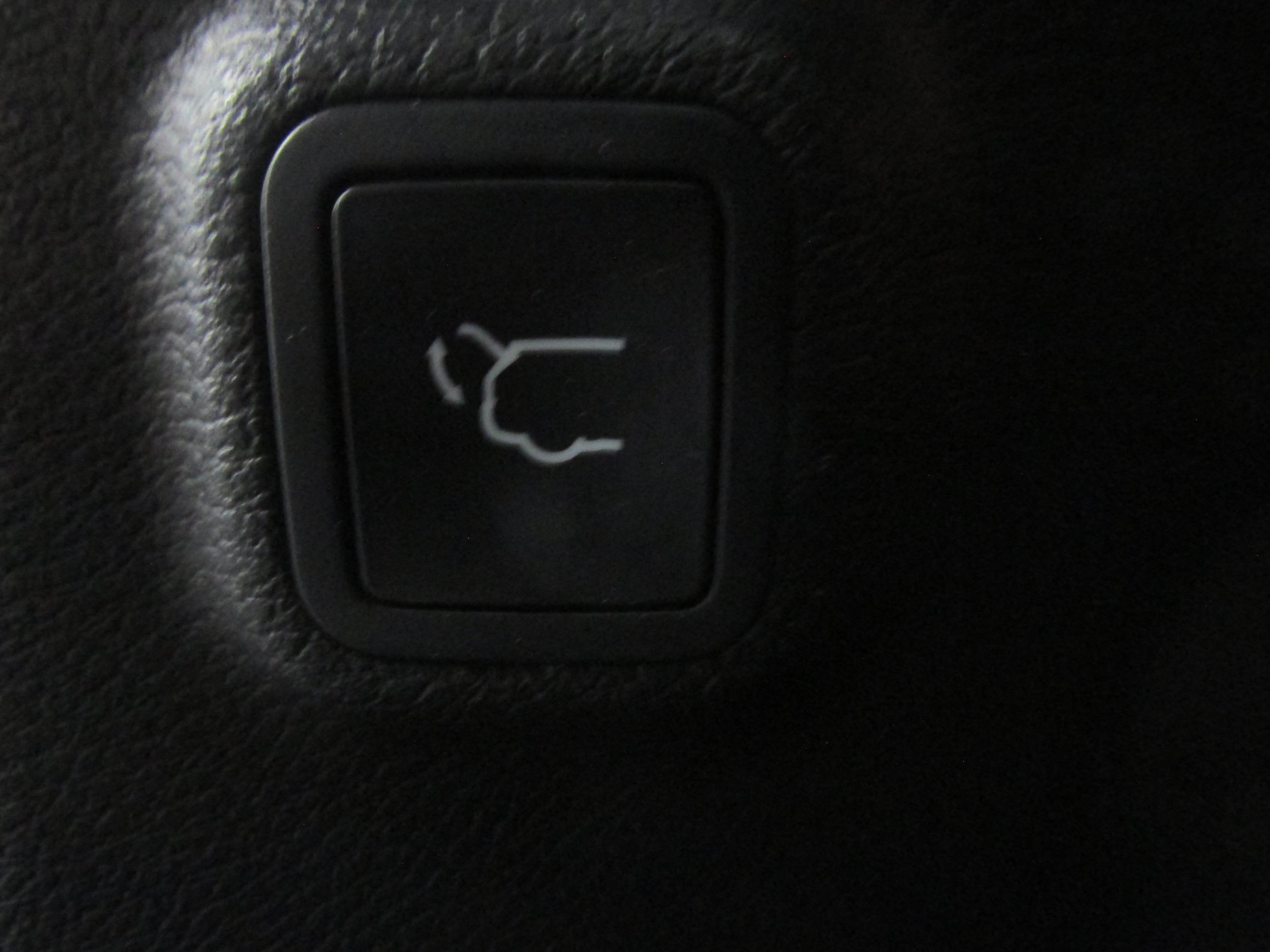 Used 2019 Jeep Cherokee Limited AWD/4WD image 26