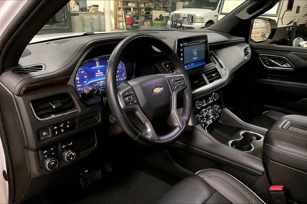 Used 2023 Chevrolet Suburban Premier image 13