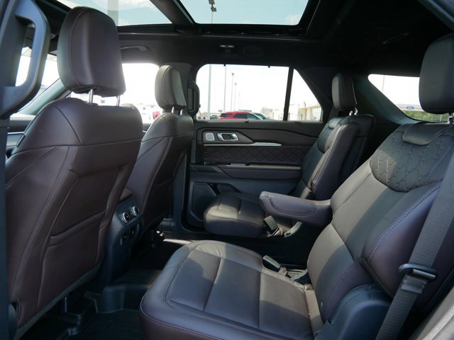 Certified 2025 Ford Explorer Platinum w/ Ultimate Package AWD/4WD image 13