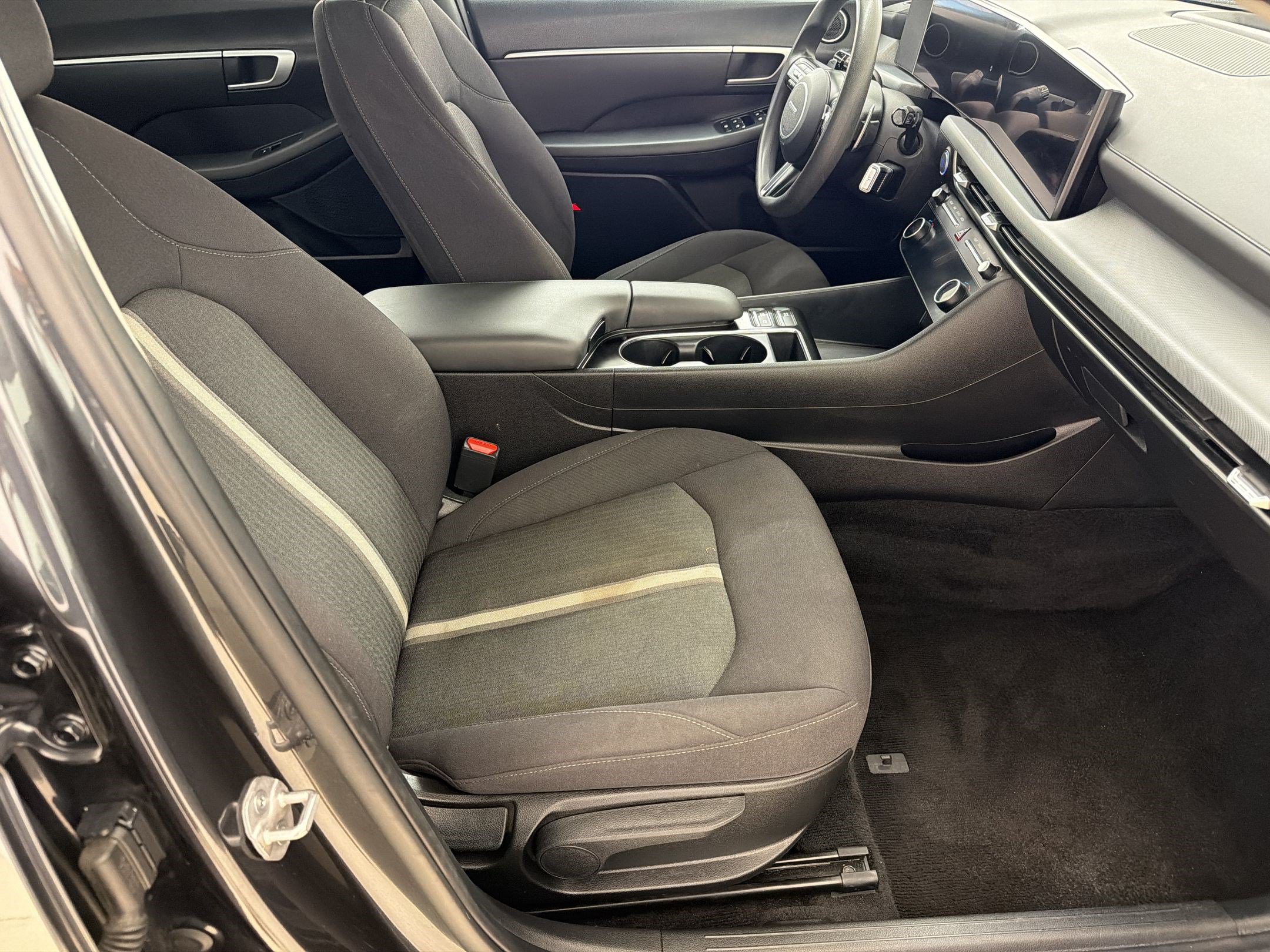 Used 2025 Hyundai Sonata SEL FWD image 23