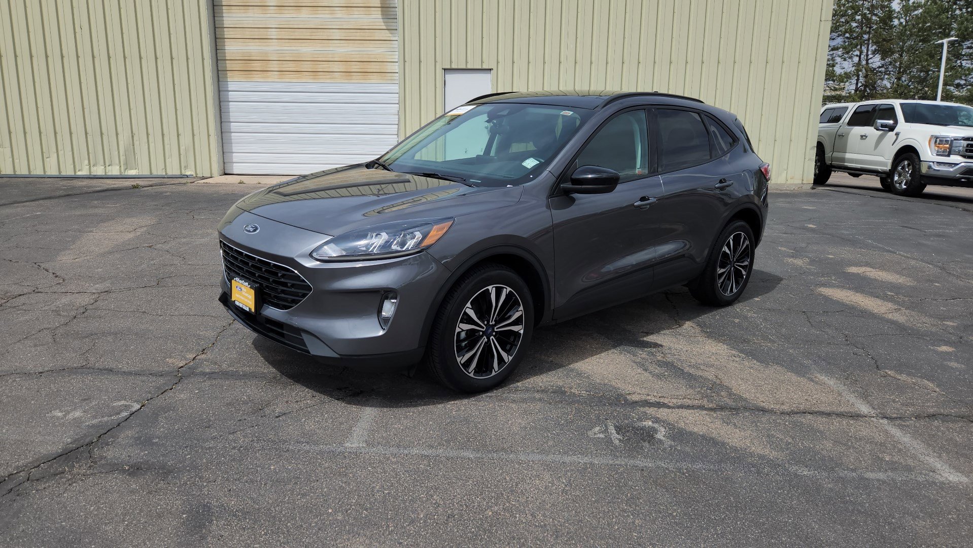 Certified 2022 Ford Escape SEL w/ SEL Stealth AWD Package image 4