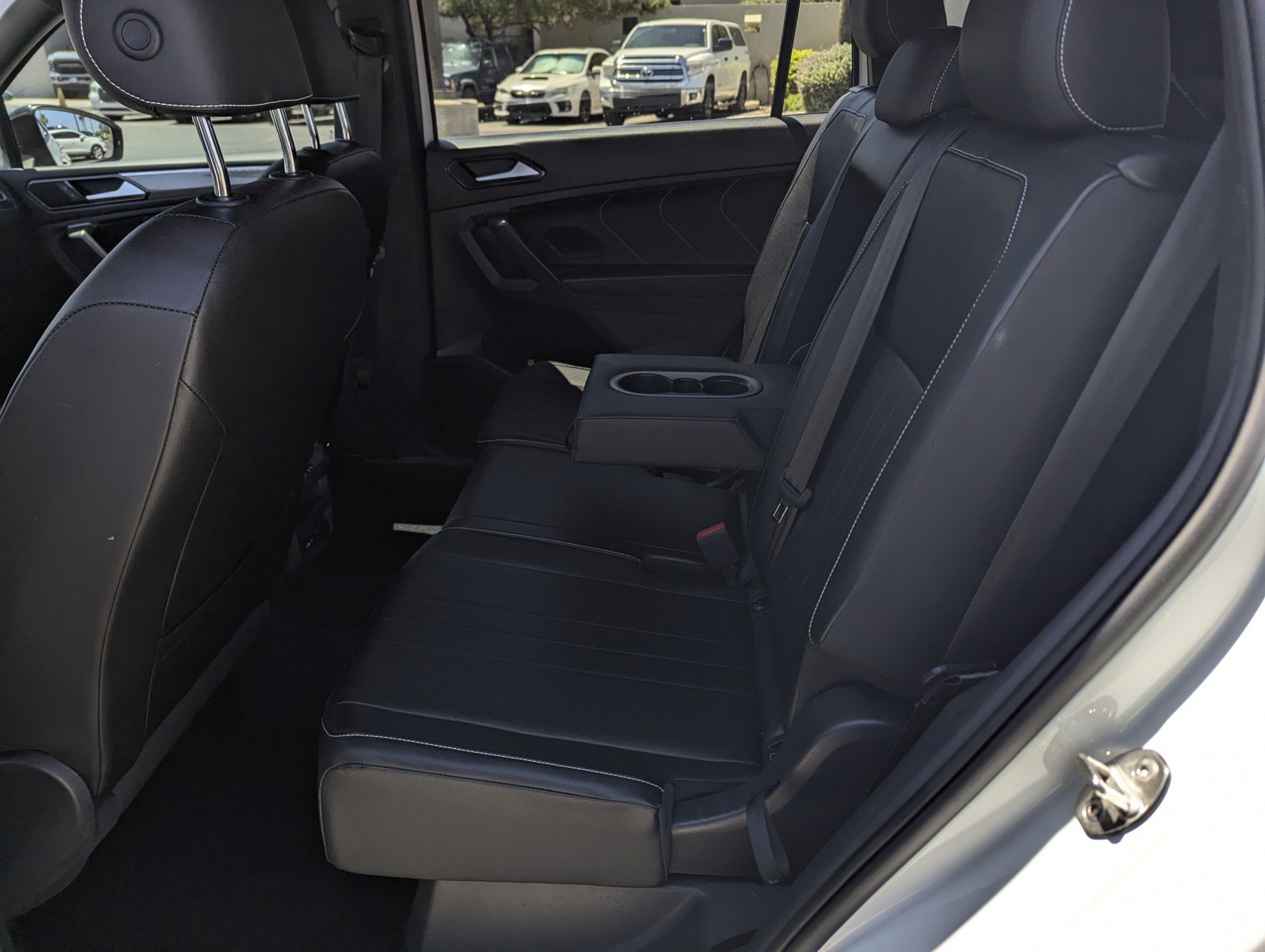 Used 2022 Volkswagen Tiguan SE R-Line FWD image 8