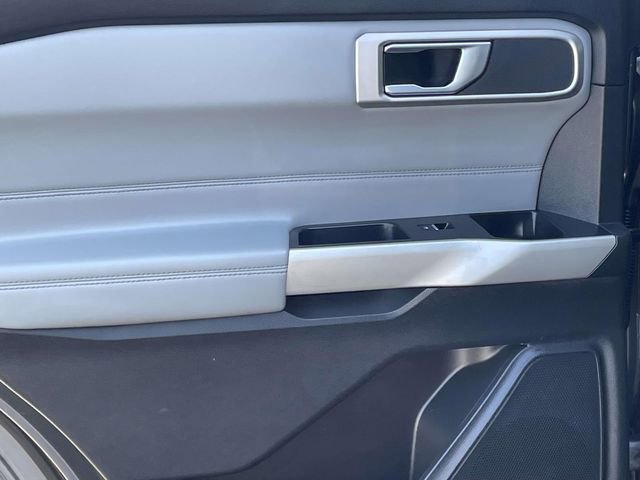 Certified 2021 Ford Explorer XLT w/ Equipment Group 202A AWD/4WD image 11
