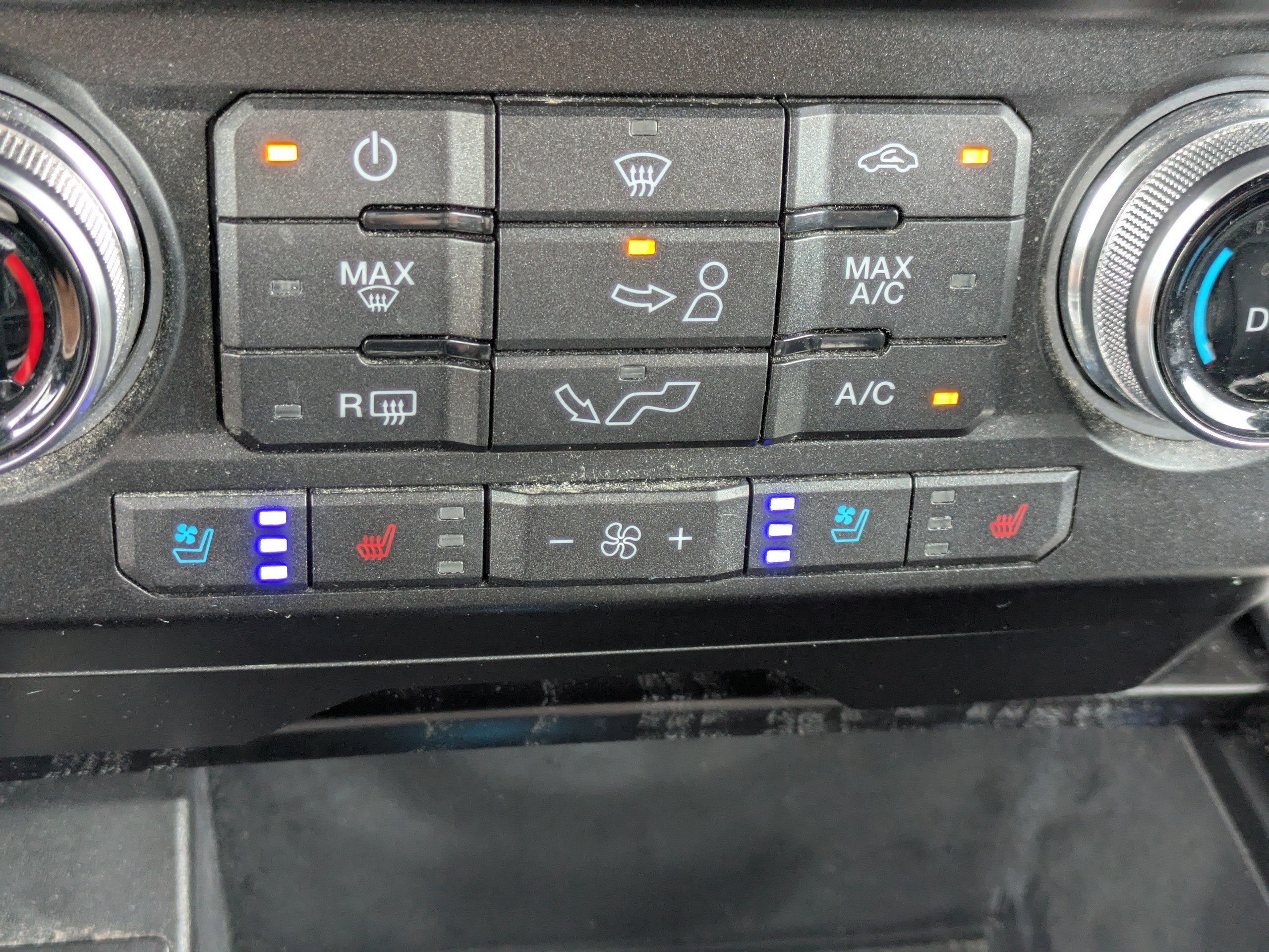 Certified 2019 Ford F150 Platinum w/ Equipment Group 701A Luxury AWD/4WD image 30