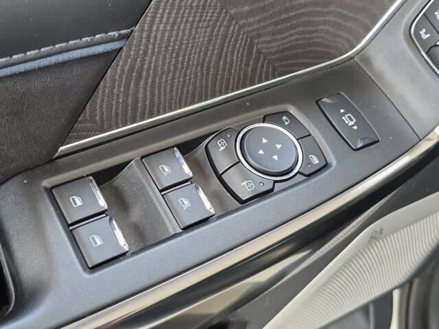Certified 2025 Ford F350 Platinum AWD/4WD image 14
