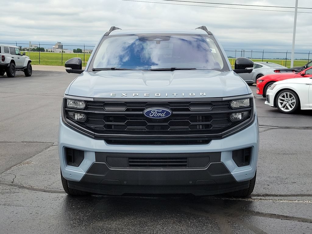 Certified 2025 Ford Expedition Max Active AWD/4WD image 2
