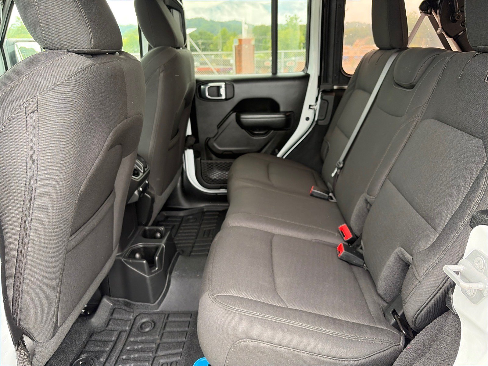 Used 2022 Jeep Wrangler Unlimited Sport AWD/4WD image 18