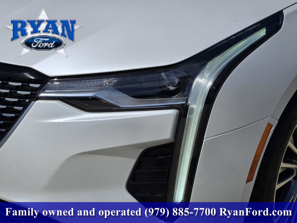 Used 2021 Cadillac CT4 Premium Luxury RWD image 6