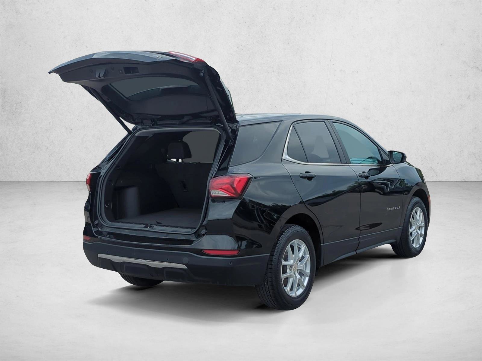 Used 2024 Chevrolet Equinox LT FWD image 5