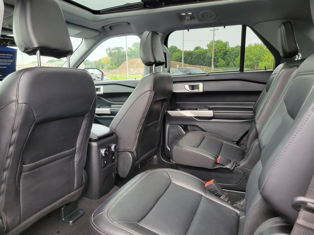 Certified 2024 Ford Explorer Limited w/ Equipment Group 301A AWD/4WD image 26