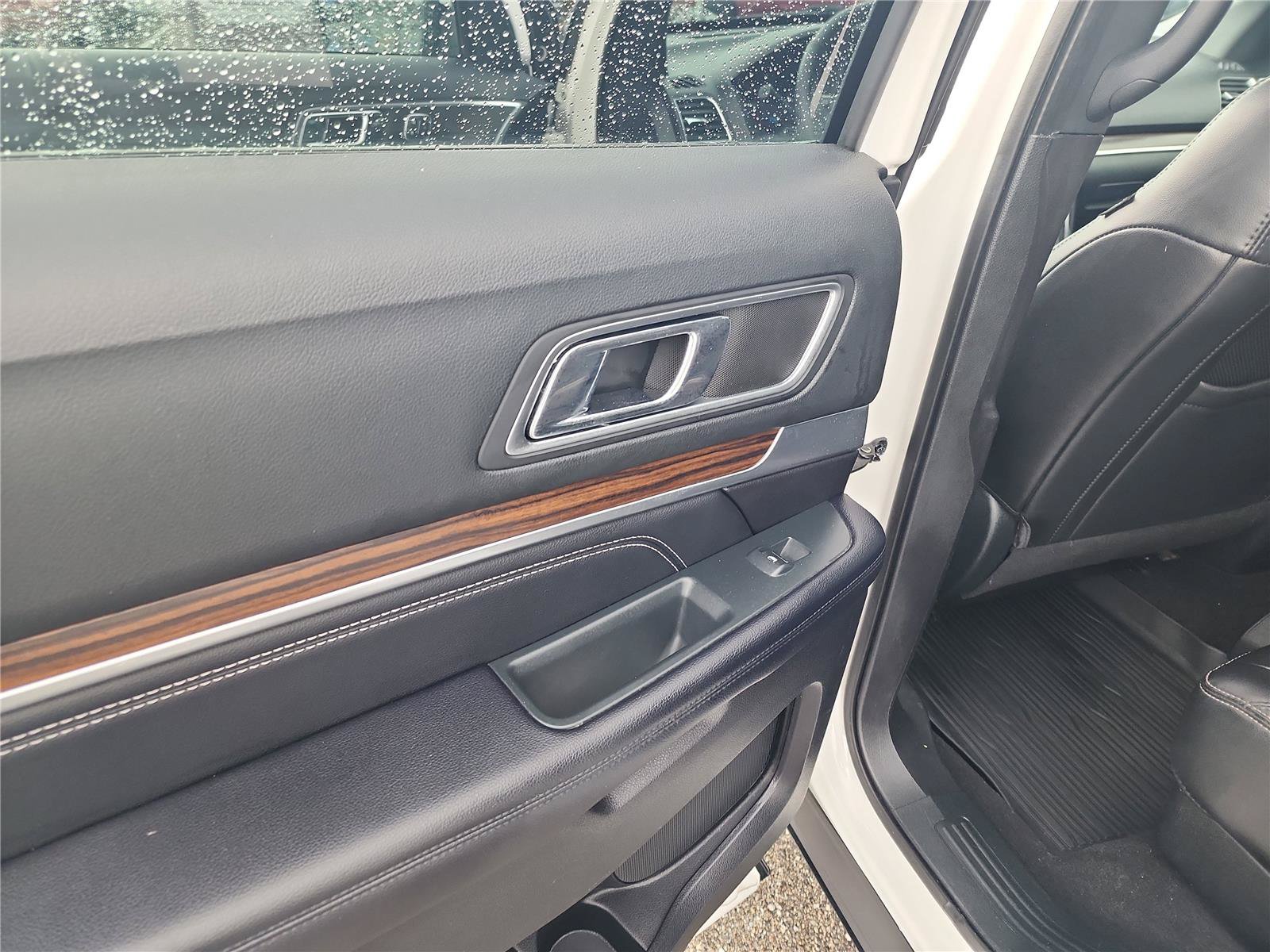 Certified 2018 Ford Explorer Limited w/ Equipment Group 301A AWD/4WD image 16