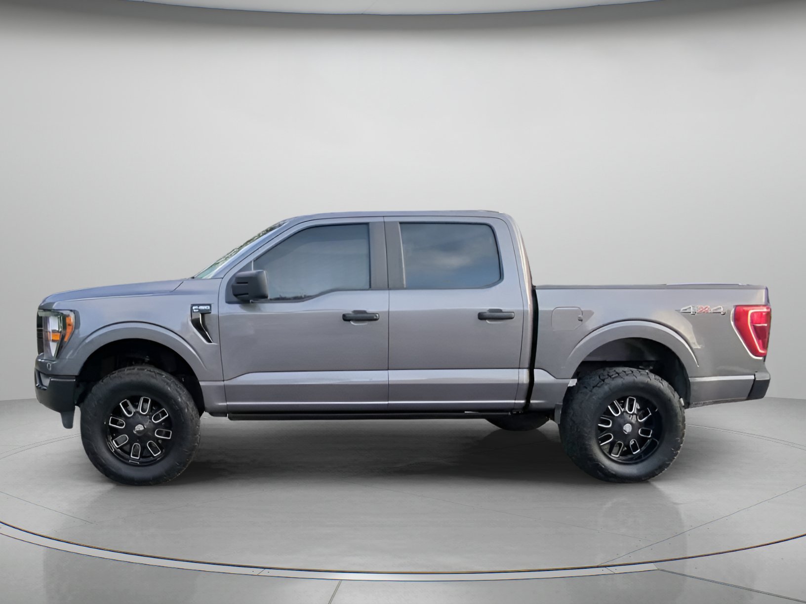 Certified 2023 Ford F150 XLT w/ Bed Utility Package AWD/4WD image 16