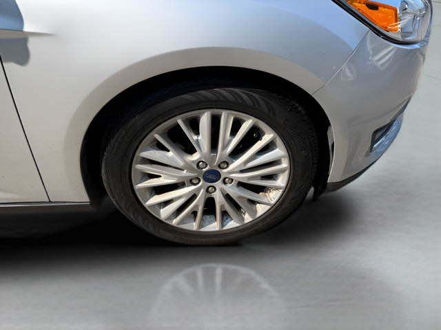 Certified 2017 Ford Focus Titanium FWD image 29