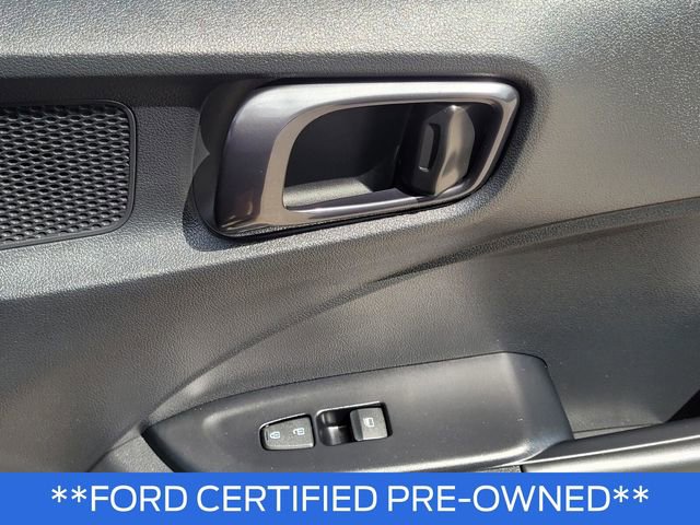 Used 2023 Hyundai Venue Limited FWD image 12