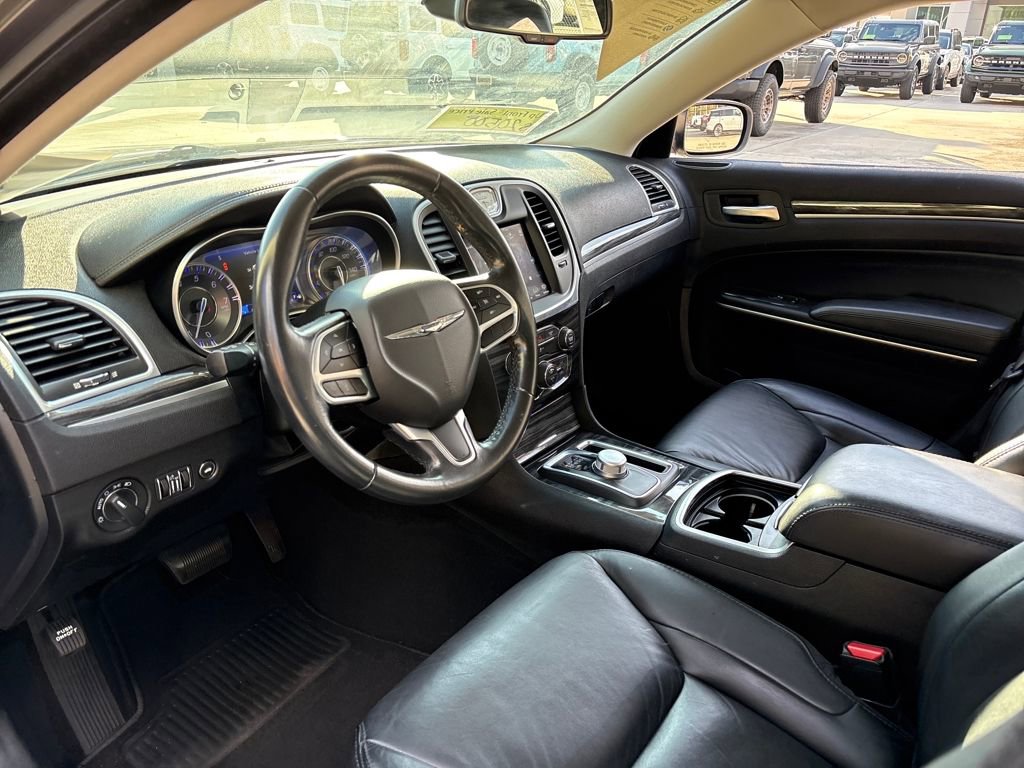 Used 2019 Chrysler 300 Touring L w/ Quick Order Package 22F image 6