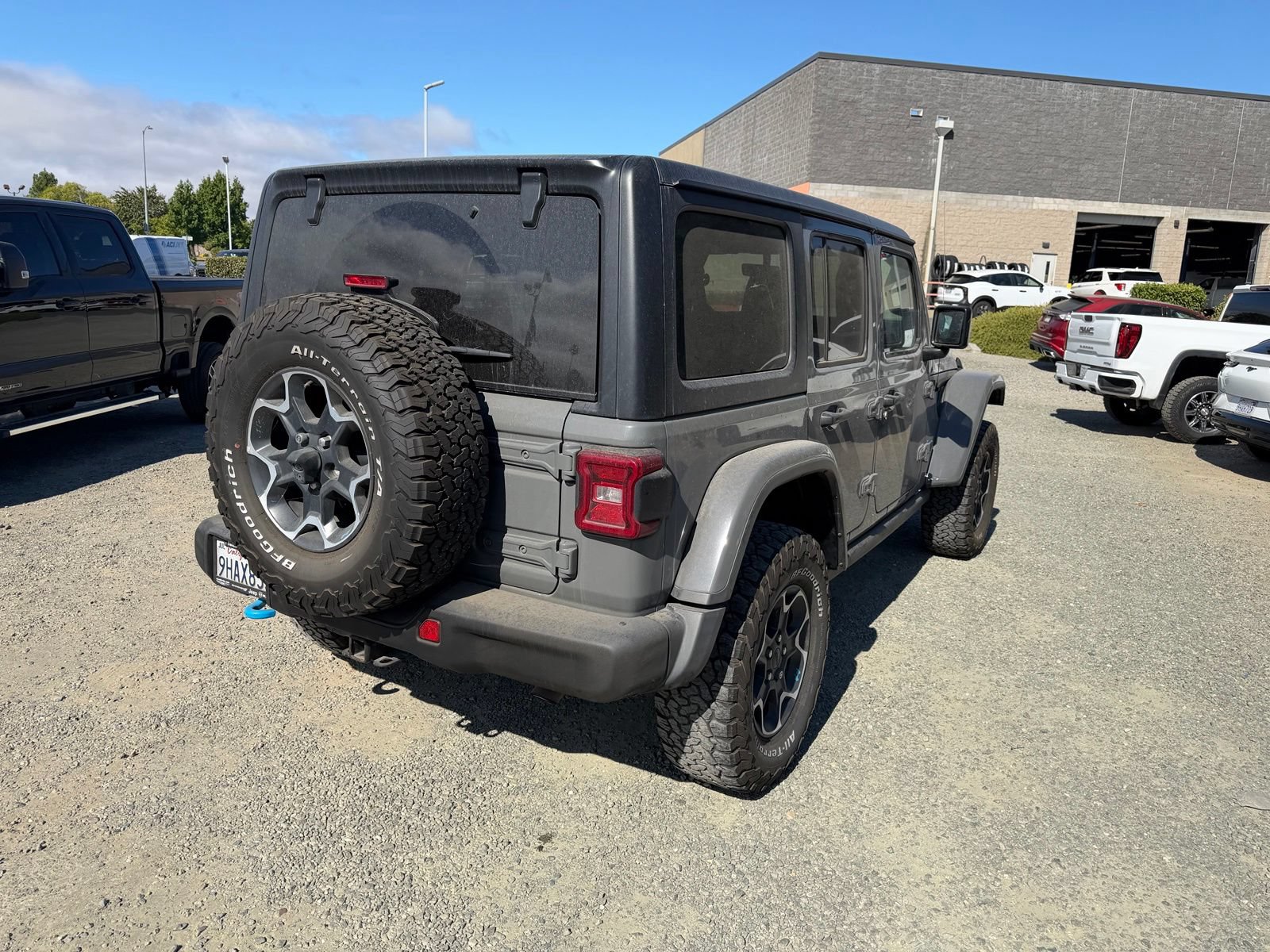 Used 2023 Jeep Wrangler Unlimited Rubicon 4xe w/ Steel Bumper Group AWD/4WD image 4