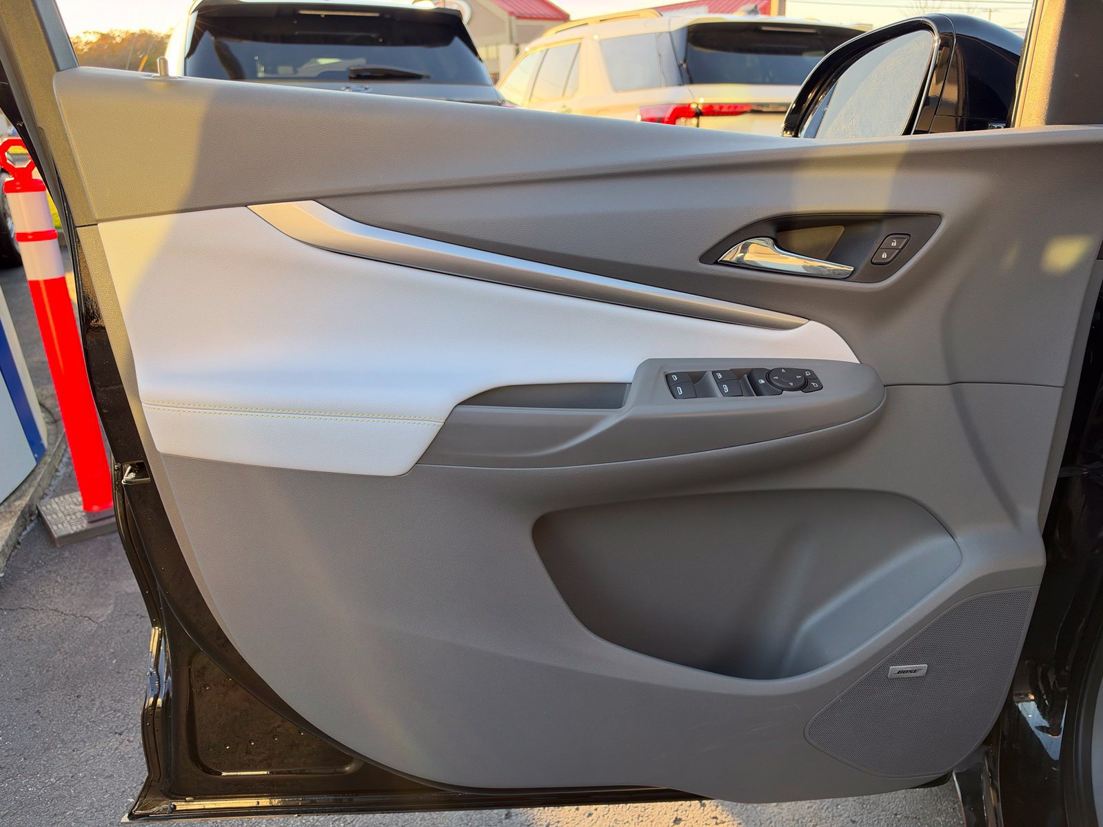 Used 2023 Chevrolet Bolt EUV Premier w/ Sun & Sound Package FWD image 13