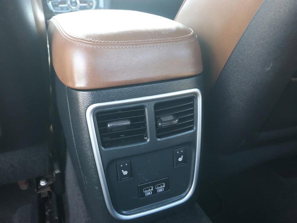 Used 2019 Chrysler 300 Limited RWD image 9