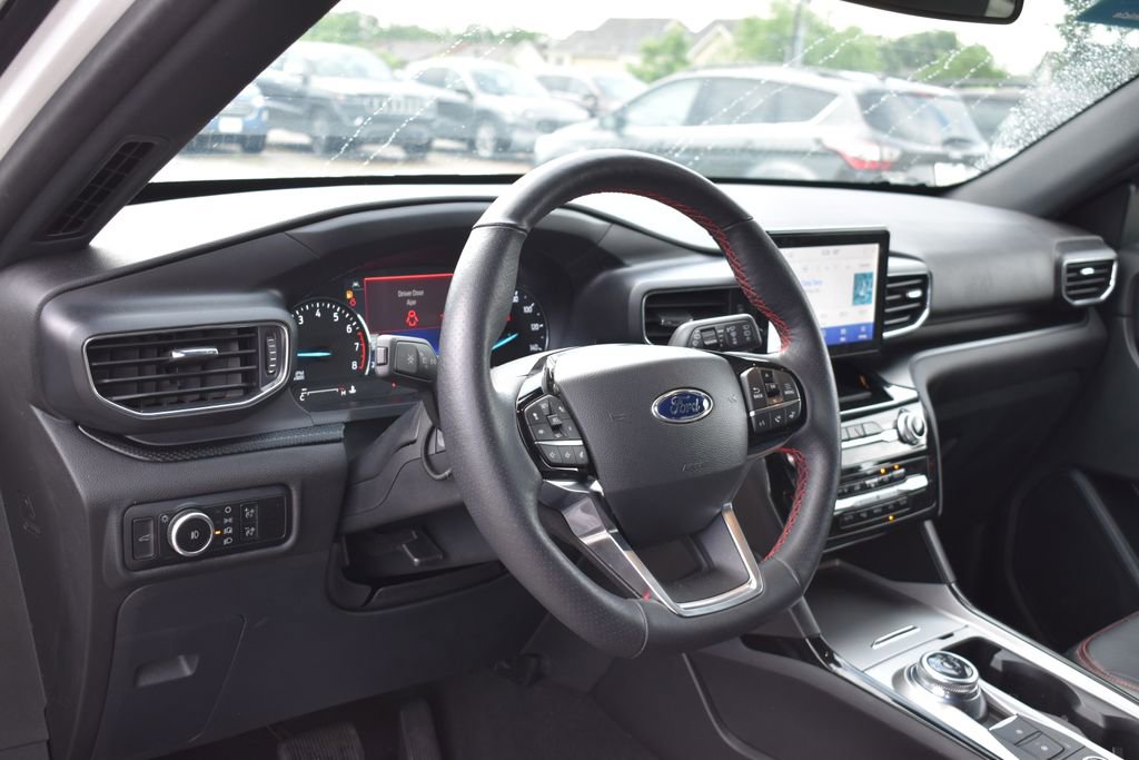 Certified 2024 Ford Explorer ST-Line w/ Class IV Trailer Tow Package AWD/4WD image 10