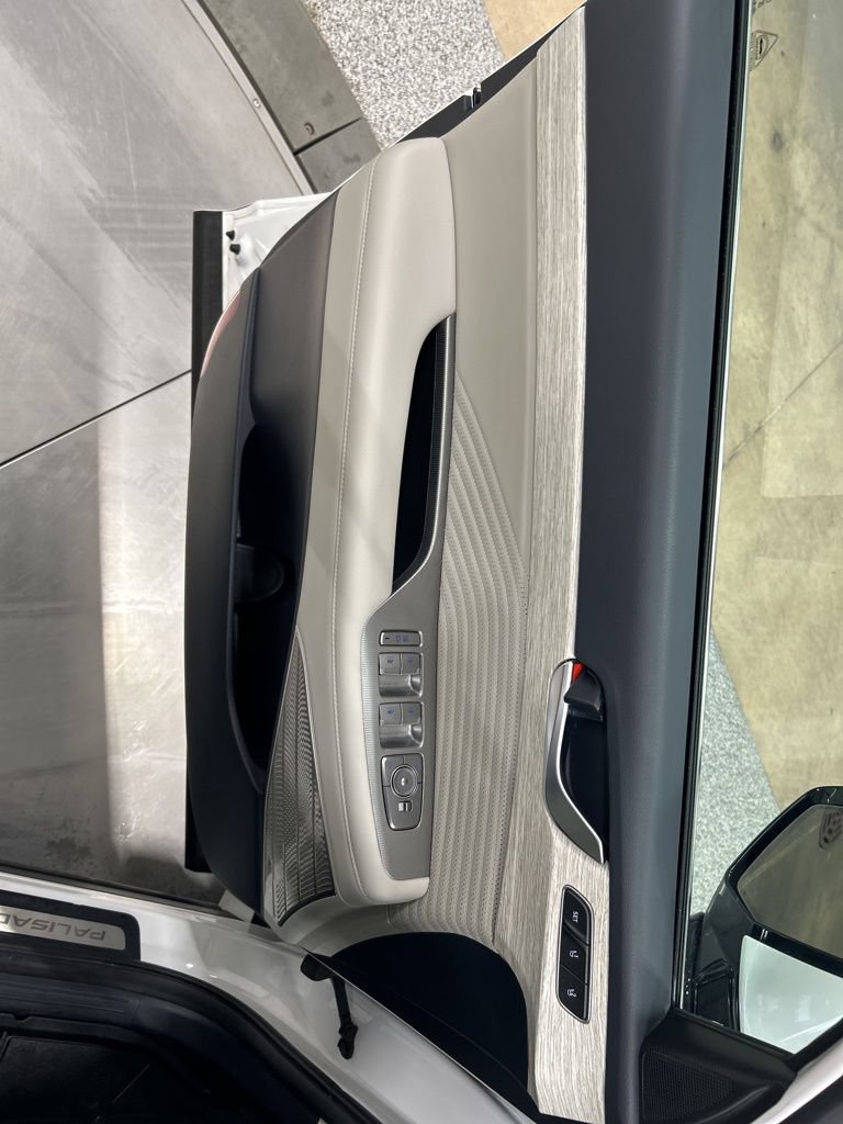 Used 2025 Hyundai Palisade Calligraphy AWD/4WD image 15