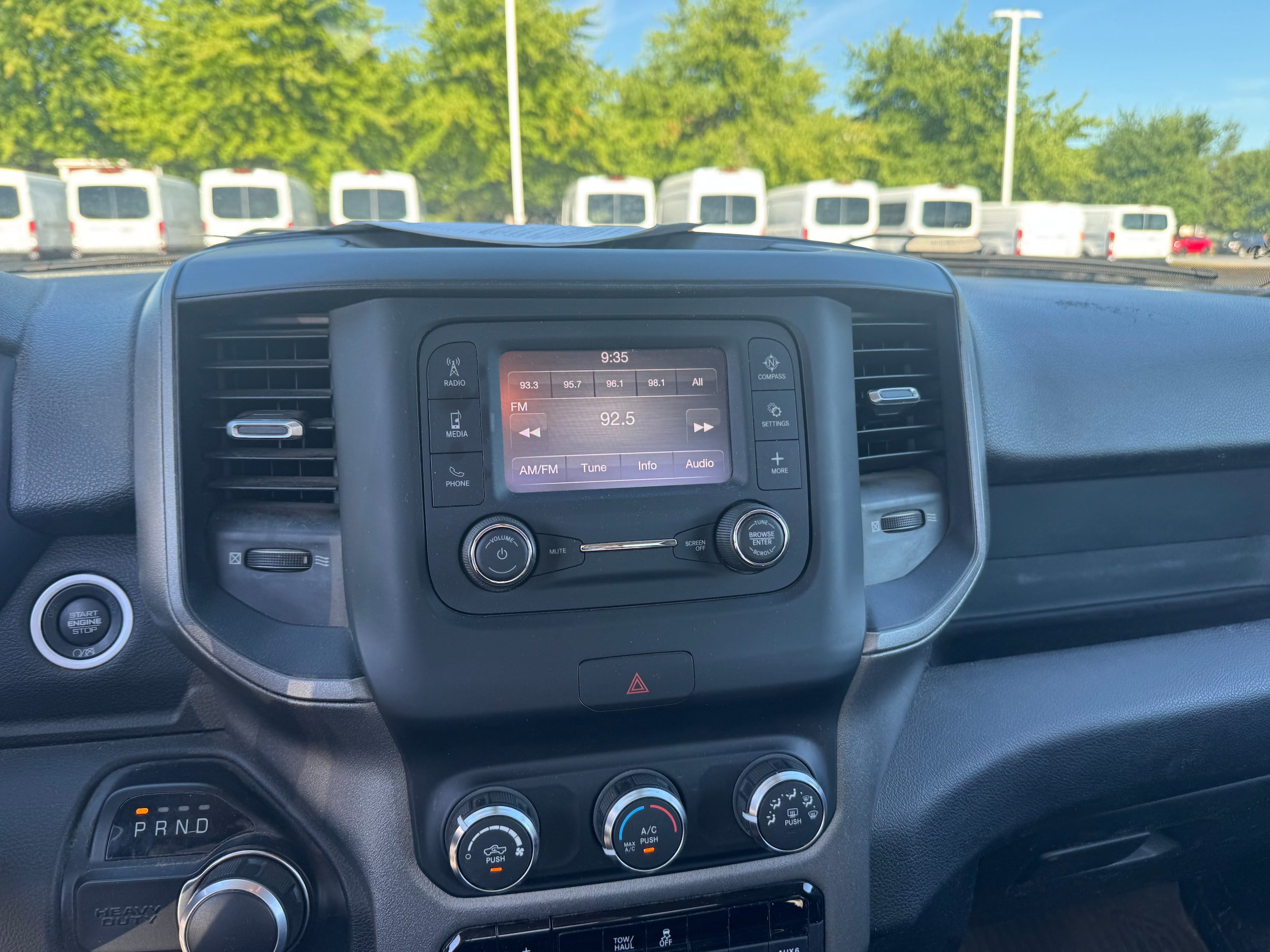 Used 2020 RAM 2500 Tradesman w/ Chrome Appearance Group AWD/4WD image 9