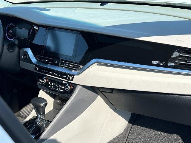 Used 2022 Kia Niro LXS image 24
