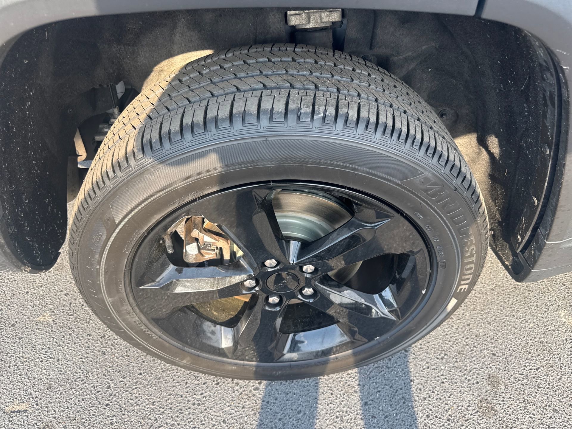 Used 2022 Jeep Grand Cherokee L Limited w/ Black Appearance Package image 8