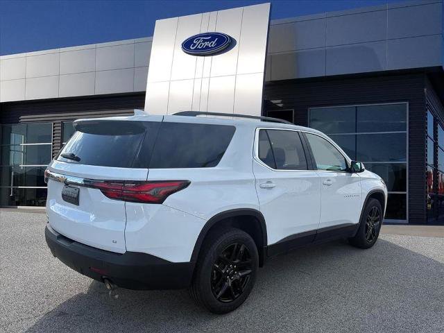Used 2023 Chevrolet Traverse LT image 3