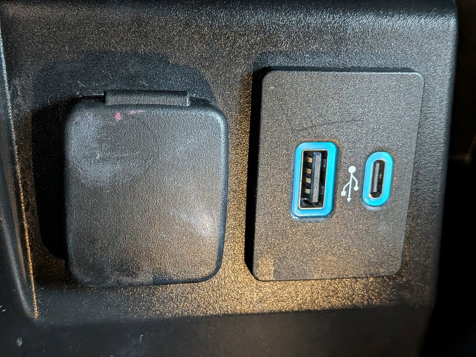 Certified 2023 Ford Explorer XLT w/ Equipment Group 202A image 26