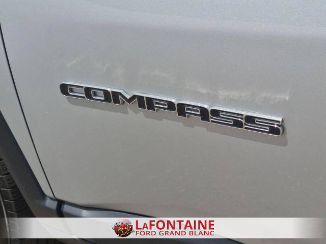 Used 2025 Jeep Compass Trailhawk AWD/4WD image 10