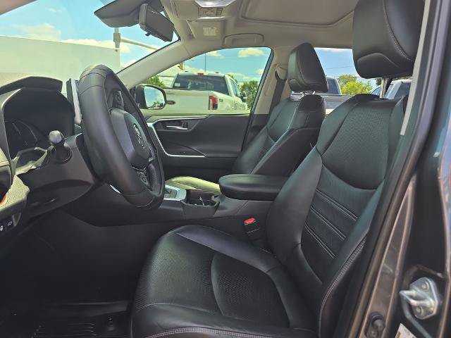Used 2019 Toyota RAV4 Limited w/ Advanced Technology Package AWD/4WD image 23